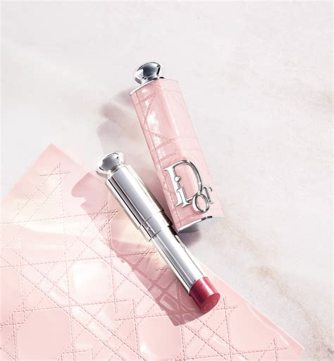 Rossetto brillante e idrantante ricaricabile Dior Addict .